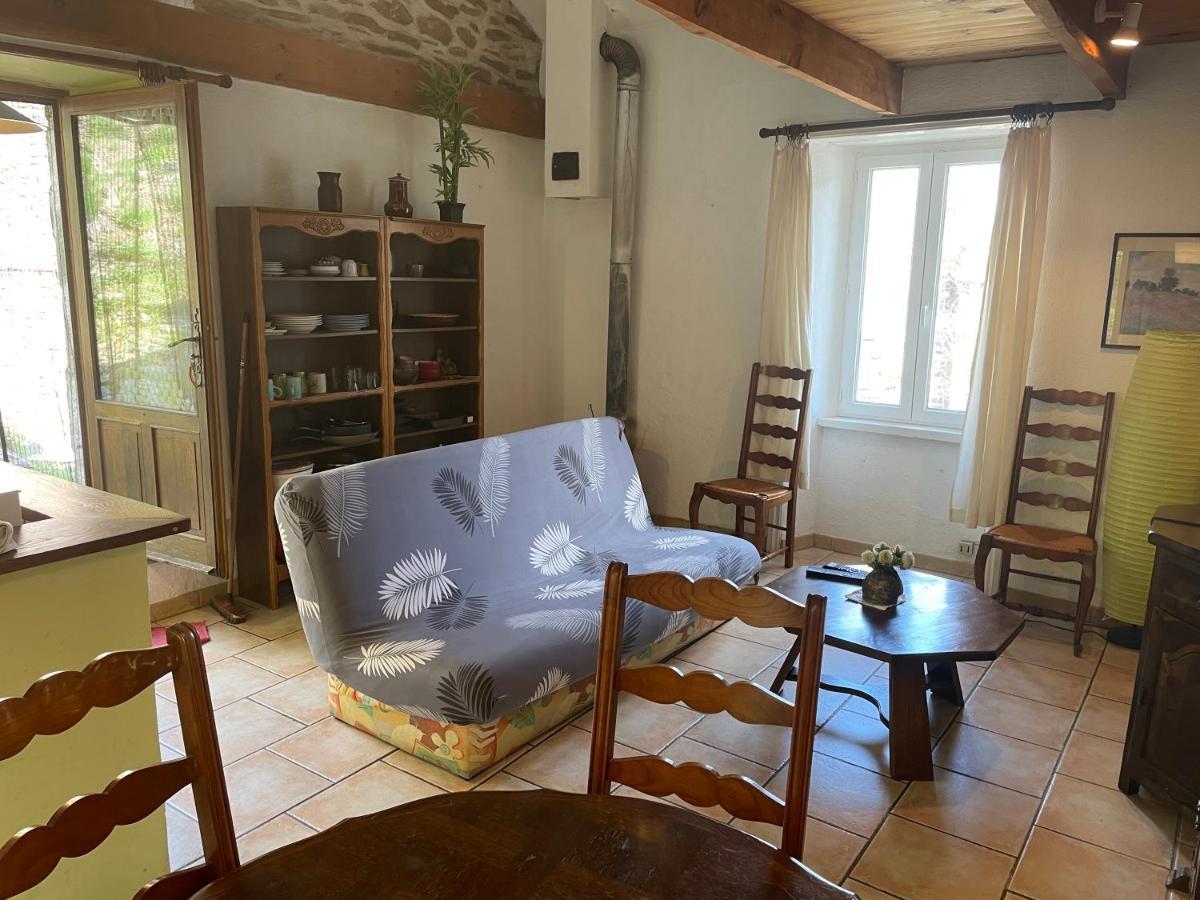 Charmant Petit Gite Au Coeur De L'Ardeche Saint-Melany Bagian luar foto