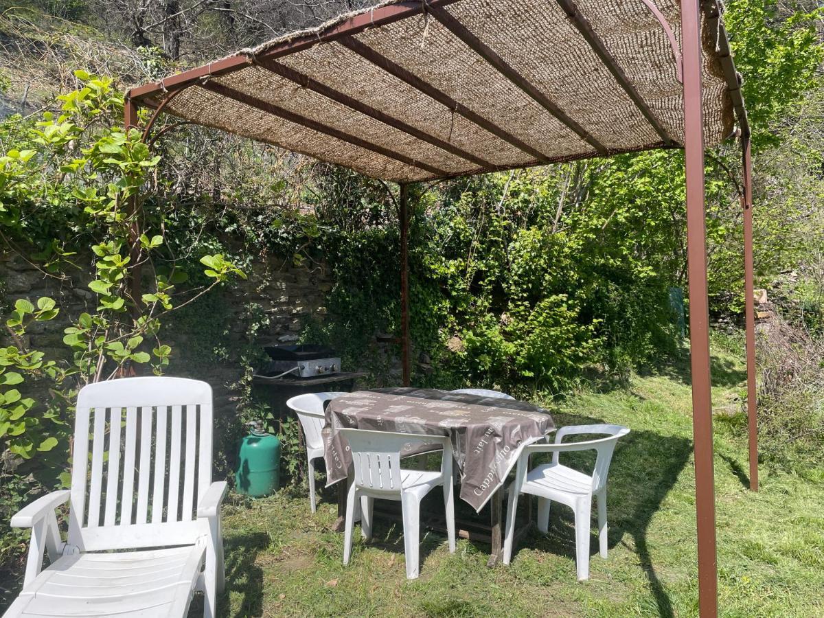Charmant Petit Gite Au Coeur De L'Ardeche Saint-Melany Bagian luar foto