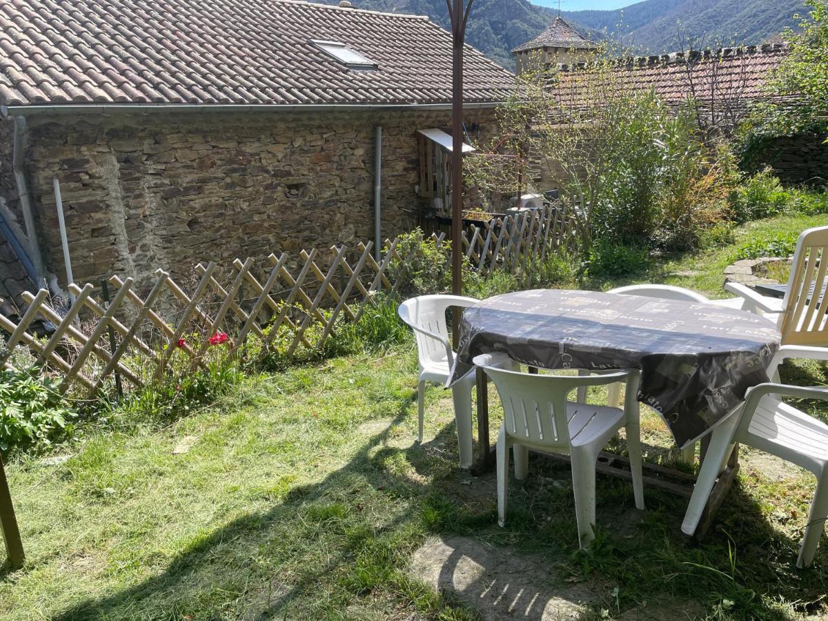 Charmant Petit Gite Au Coeur De L'Ardeche Saint-Melany Bagian luar foto