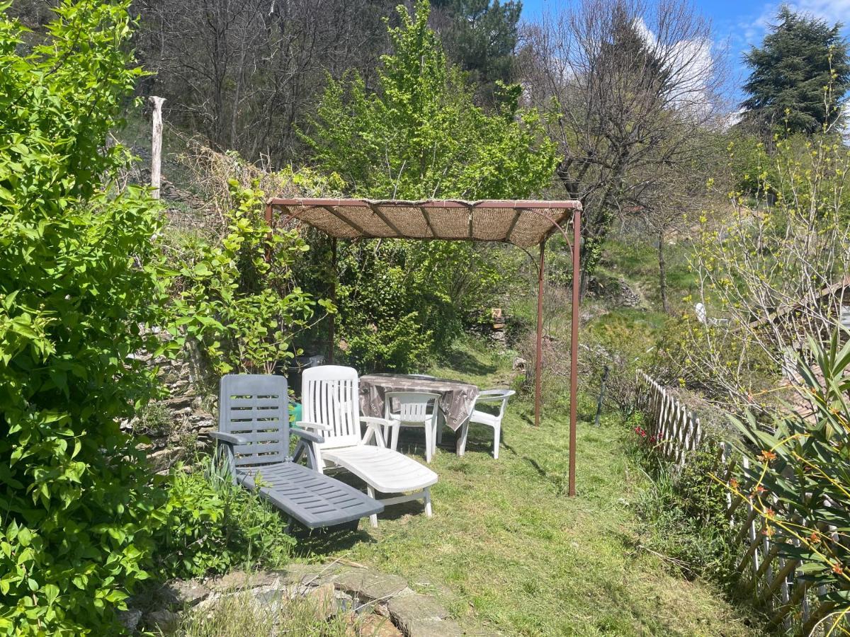 Charmant Petit Gite Au Coeur De L'Ardeche Saint-Melany Bagian luar foto